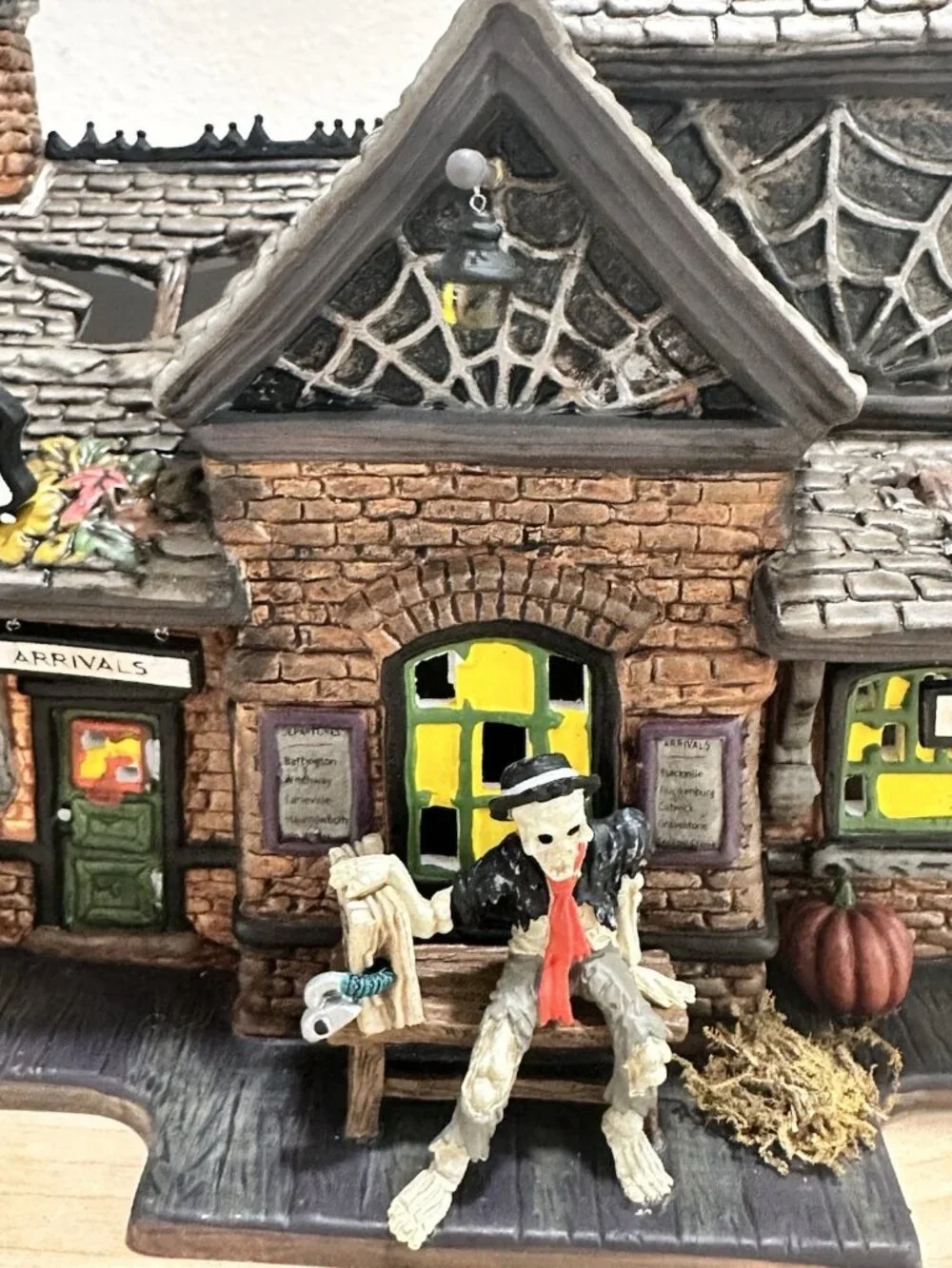 Dept 56 Rickety Railroad Station Halloween Snow Village w/ Box Lights Works READ